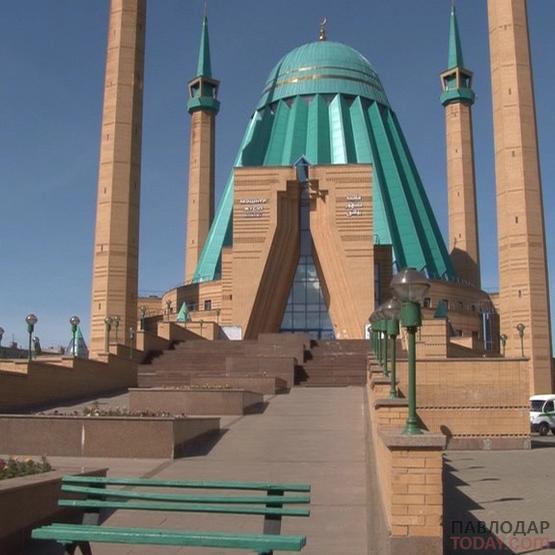 В Павлодарских мечетях вновь разрешили читать коллективный пятикратный намаз