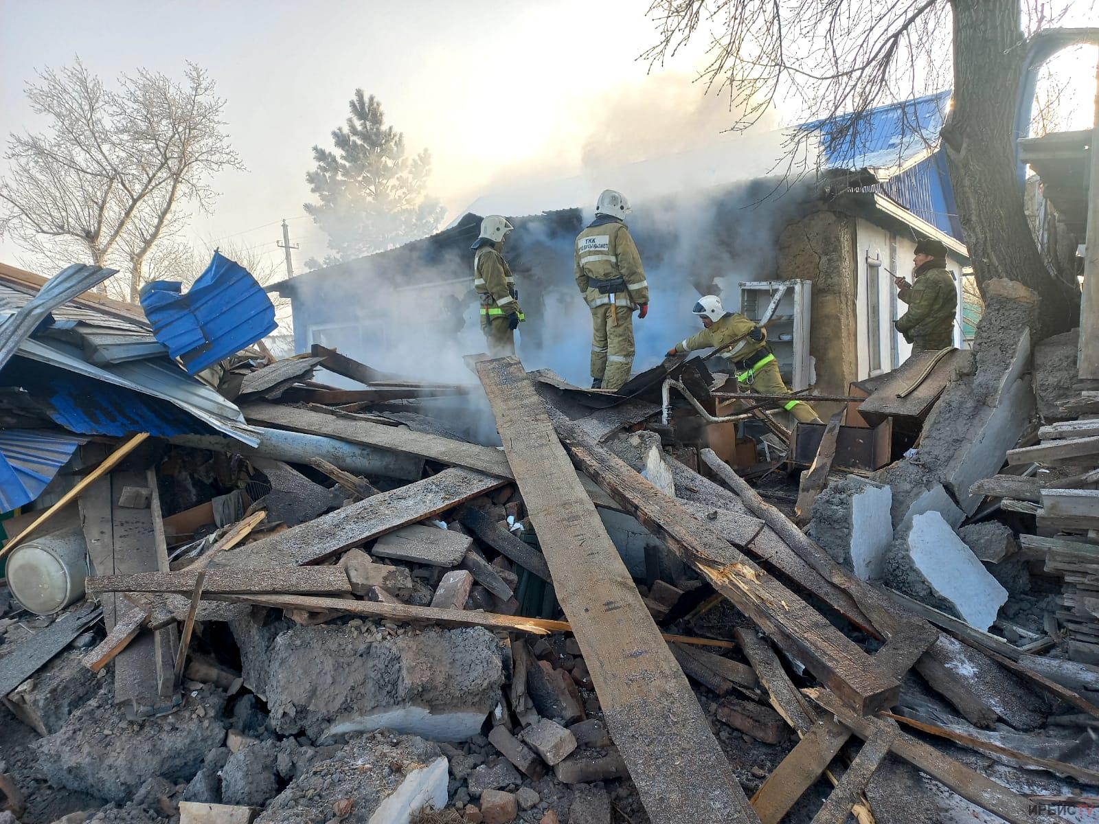 Взрыв газового баллона обрушил частный дом в Актогае