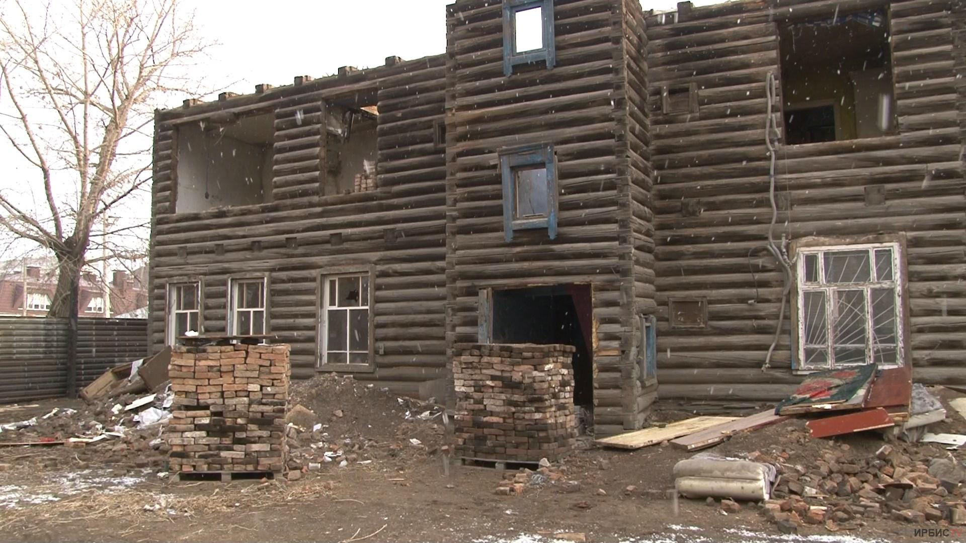 Дождались: в Павлодаре на Затоне сносят первый барак