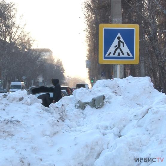 Осторожно снег: аварийно-опасные сугробы на дорогах беспокоят павлодарцев