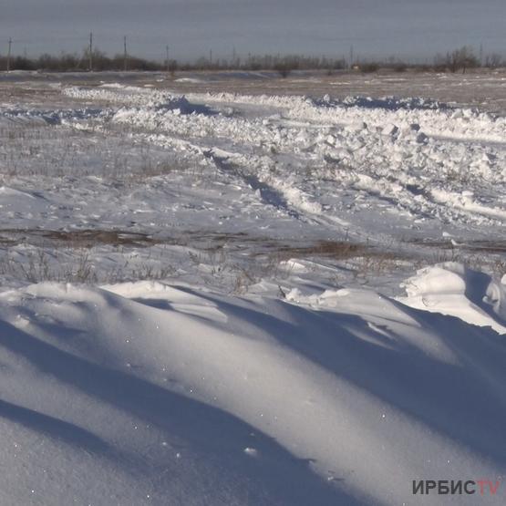 В снежном плену: в Павлодарской области замело сельские дороги