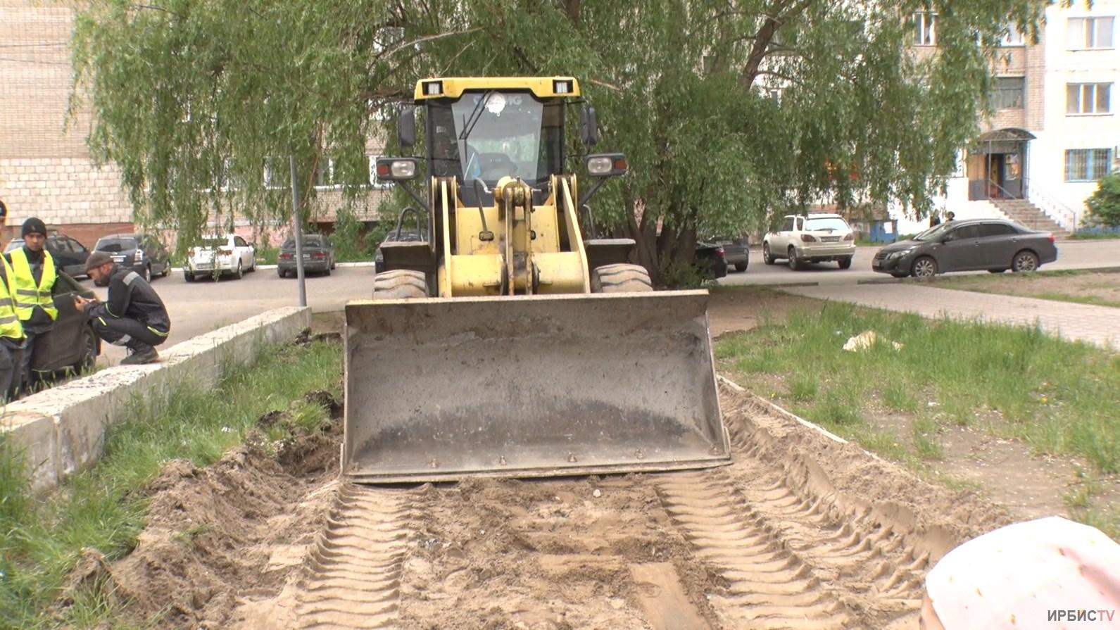 Мы не согласны»: жители выступают против постройки проезжей части заместо  аллеи в Павлодаре