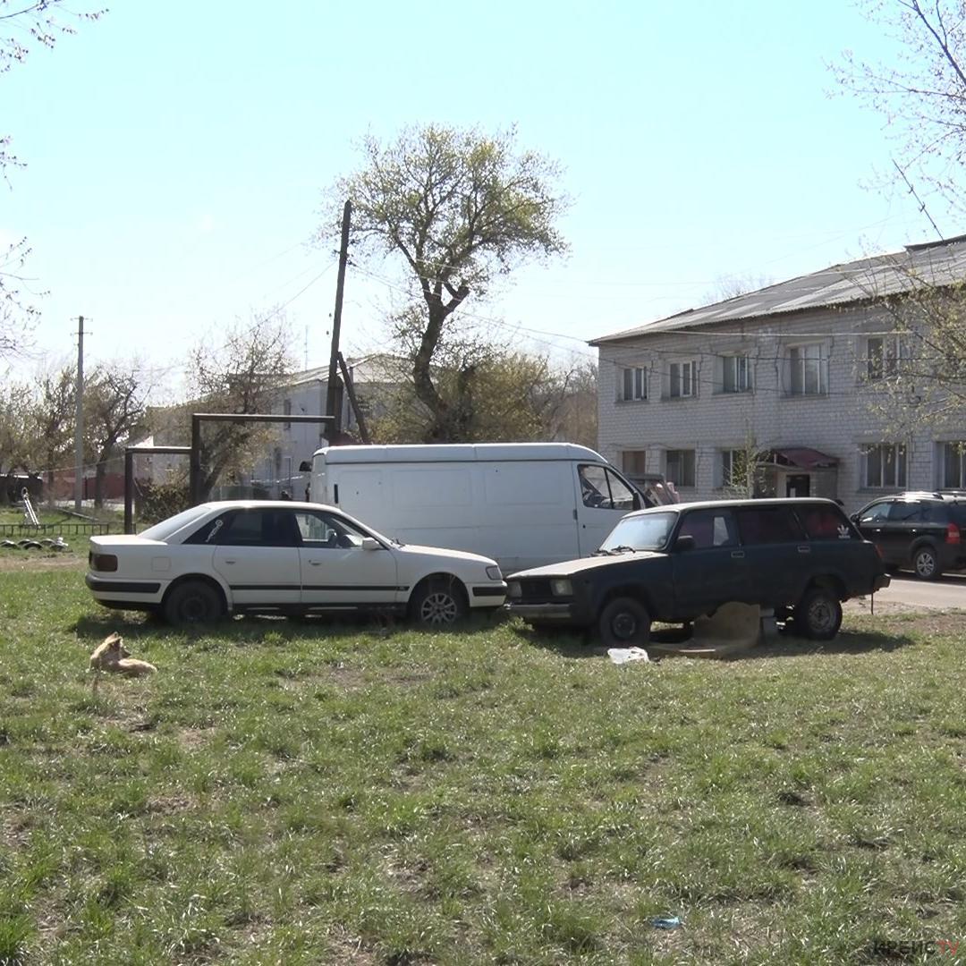 В Павлодаре жители двухэтажек боятся остаться без двора из-за строительства  новых домов