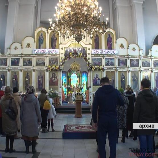 В полночь с субботы на воскресенье в православных храмах начнется Пасхальная служба