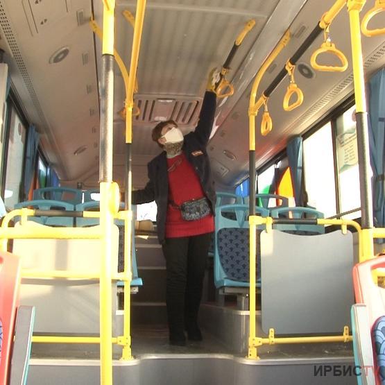 До 10 раз за день проводят дезинфекцию в автобусах в Павлодаре