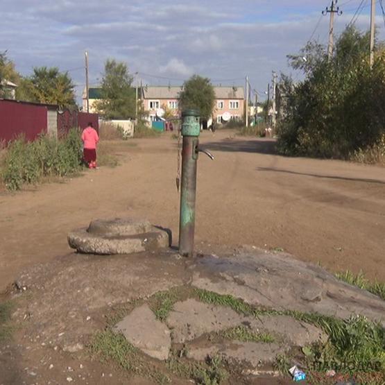 Центральным водопроводом в селе Кенжеколь пользоваться могут не все