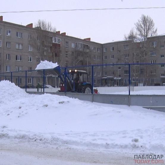 Корт в Павлодаре превратился в непроходимый сугроб