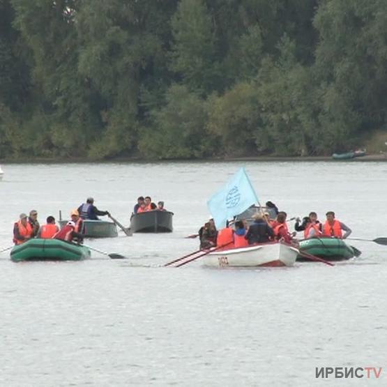 Павлодарские активисты собрали мусор во время сплава по Иртышу