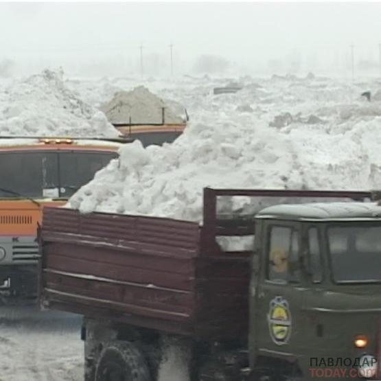 Павлодарские коммунальщики  вывезли на полигон более 5 тысяч тонн снега