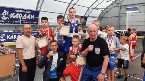 Юношеская сборная Павлодарской области по боксу завоевала 4 золотые медали в России