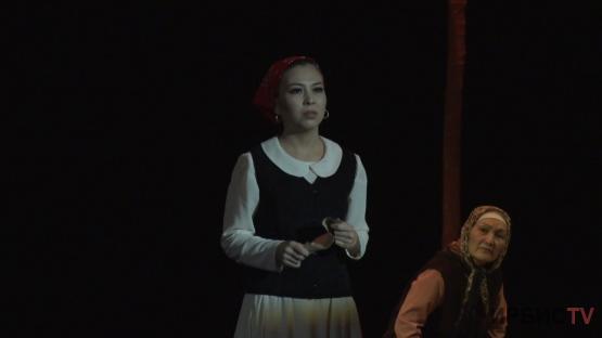 О непростой истории любви рассказали павлодарские актеры театра имени Аймаутова