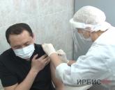 Главный врач Павлодарской области одним из первых получил прививку от COVID-19