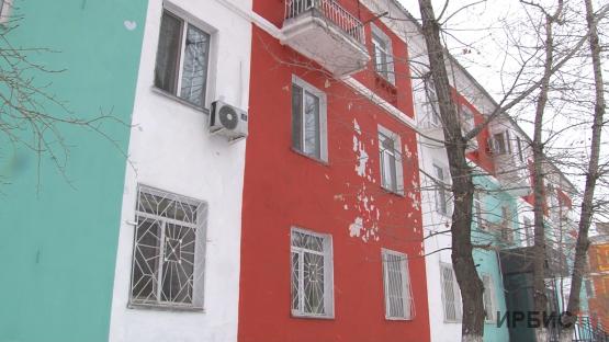 В Павлодаре новая краска на домах не продержалась и полугода