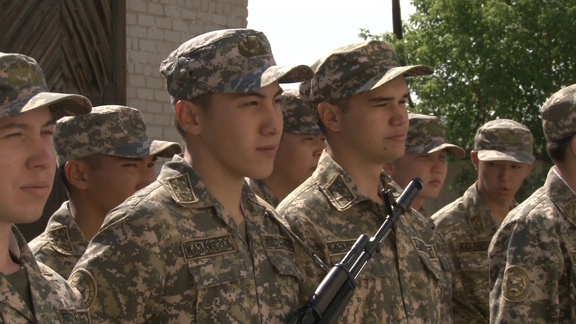 Более 150 студентов сегодня приняли присягу в Павлодаре